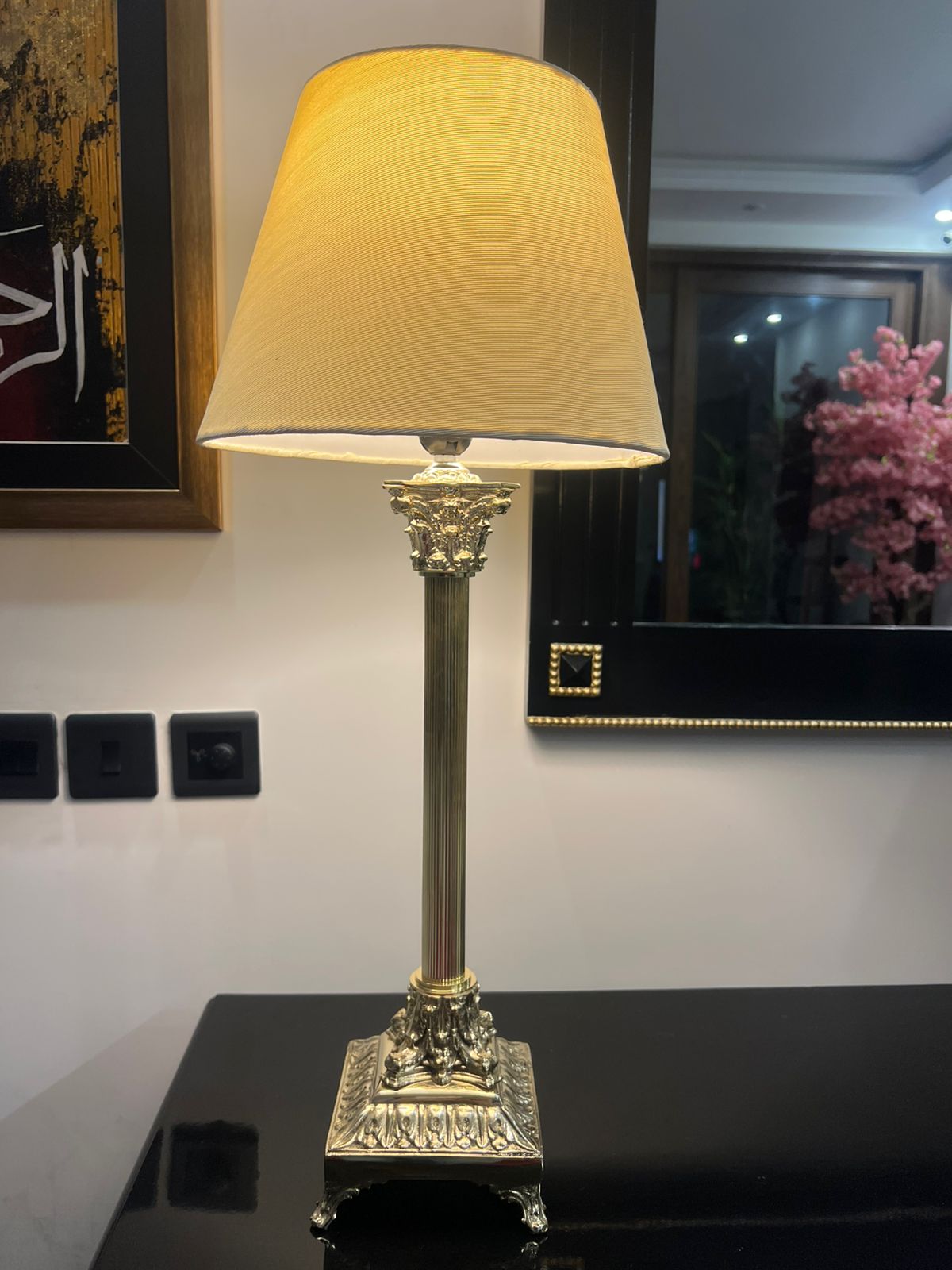 Brass Lamp Victorian - White shade - 01